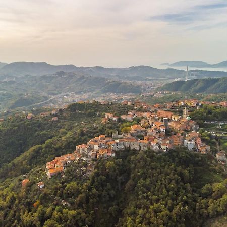 La Luna Nel Castello Vezzano Ligure Esterno foto